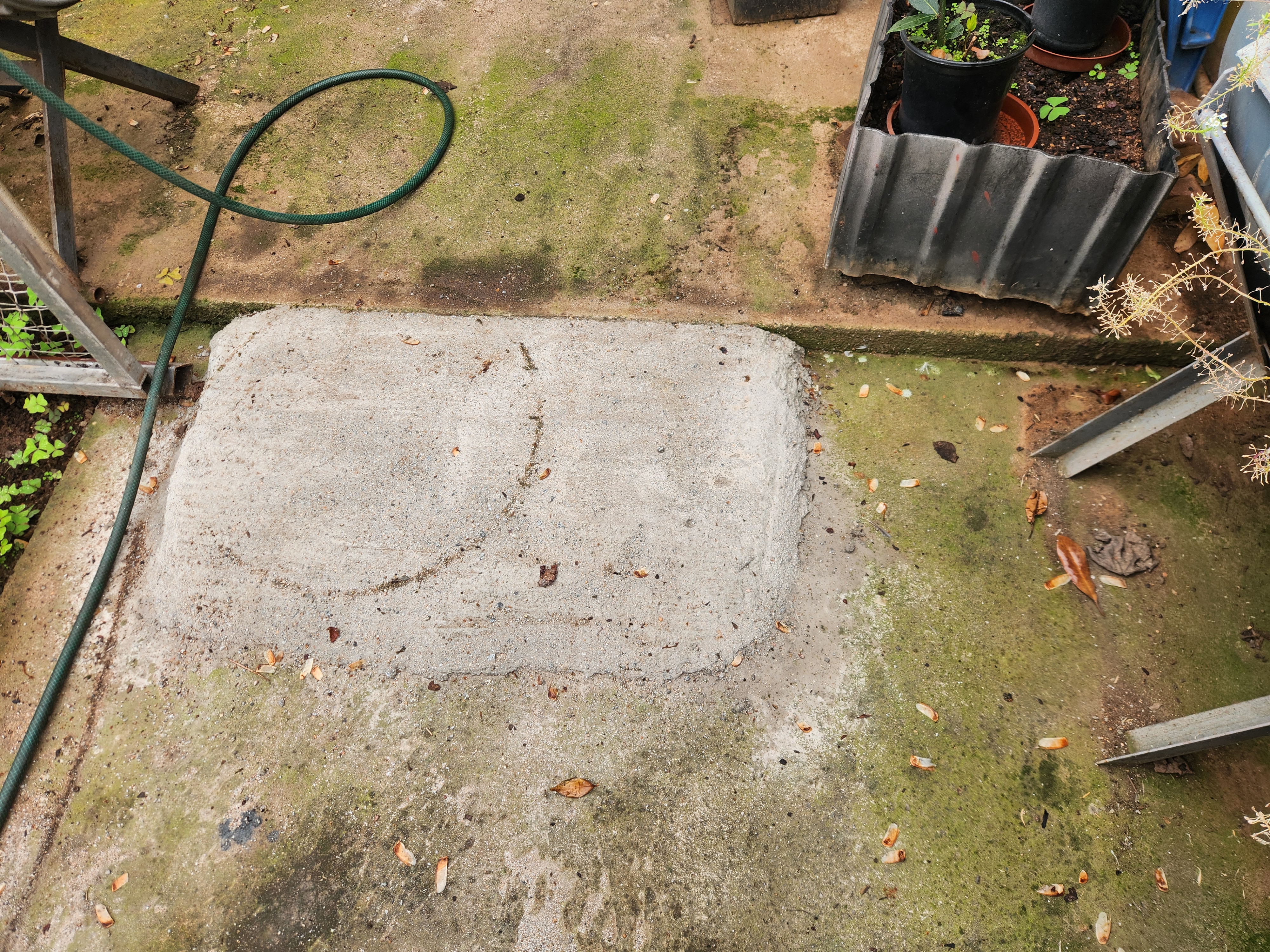 Concrete ramp pathway